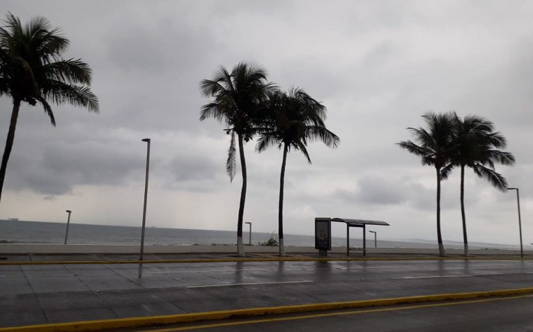 Calor y lluvias aisladas este domingo en Veracruz