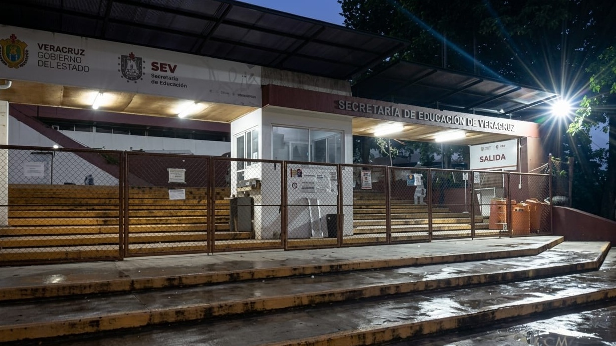 Padres protestan en SEV para exigir docente de kínder en Tlacolulan