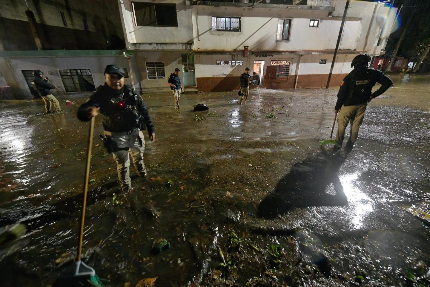 La Universidad Veracruzana decidió suspender actividades este martes 29 de sepetiembre en Xalapa derivado de la intensa lluvia del pasado 28 de septiembre.