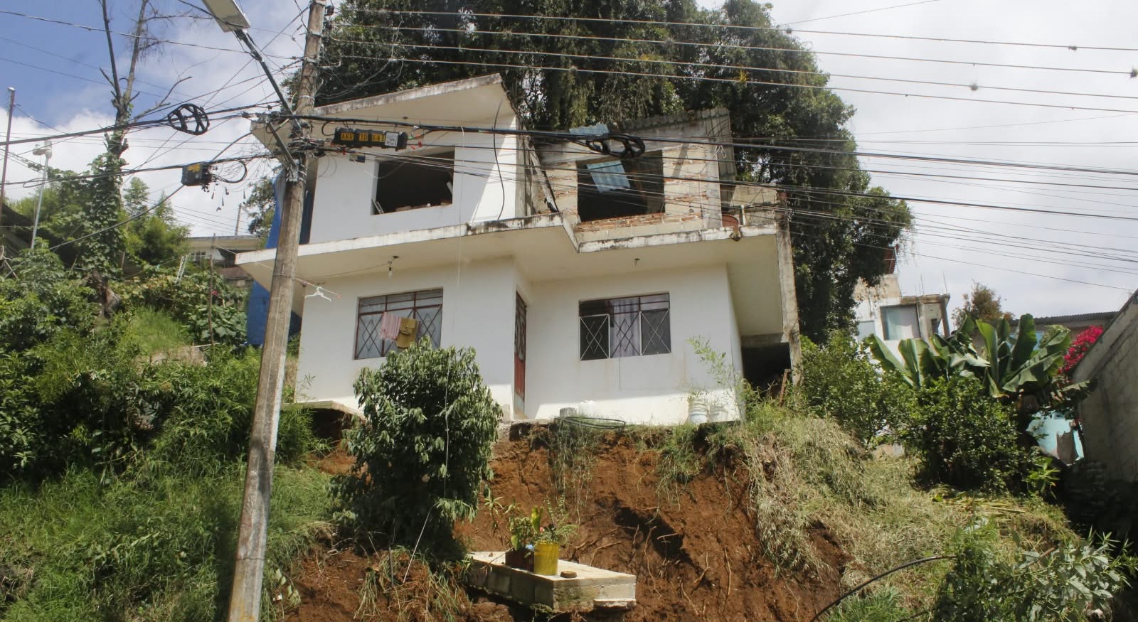 Viviendas de Plan de Ayala y Jaramillo, al borde del colapso por deslaves en Xalapa
