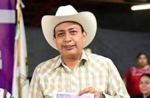 Fiscalía busca al alcalde de Coahuitlán por disparar en Chumatlán