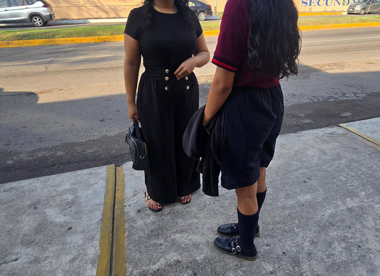 Madre denuncia acoso de profesor a su hija en escuela privada de Veracruz