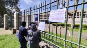 Estudiantes protestan en el MAX; denuncian precariedad en la UV