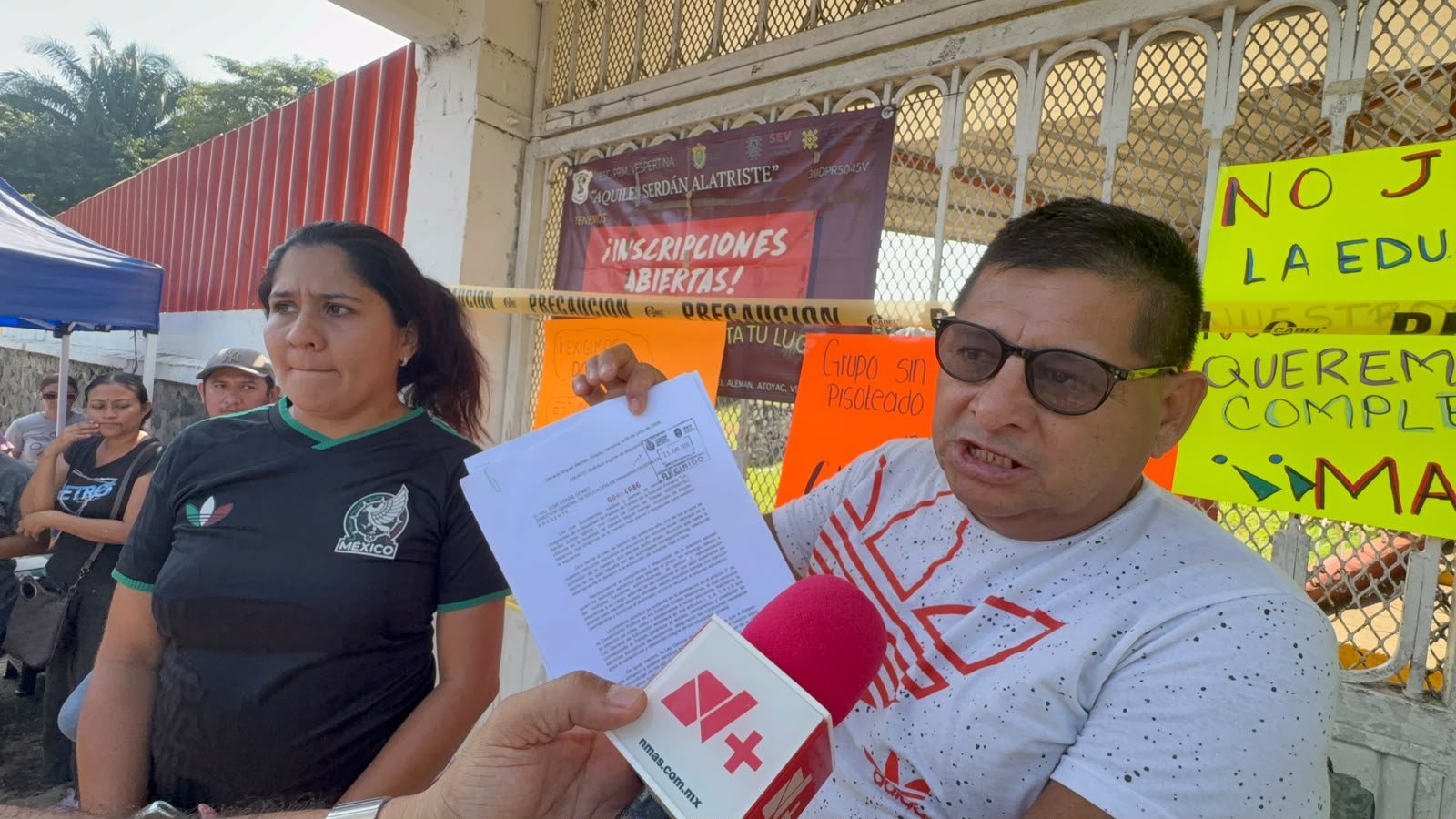 Padres toman dos escuelas en zona centro de Veracruz por falta de maestros