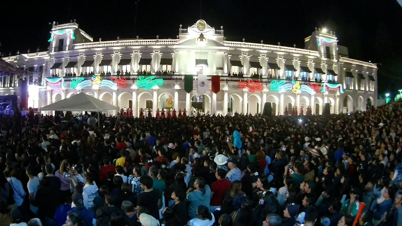 Rocío Nahle encabeza su segundo Grito de Independencia en Xalapa