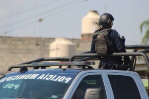 Hallan muertos a hombre y mujer en carretera Naranjos-Tamiahua