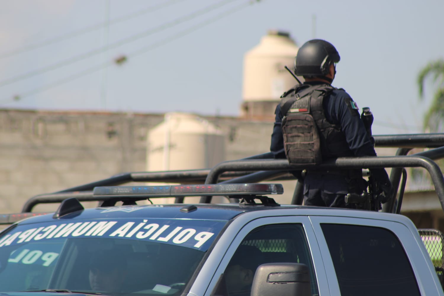 Hallan muertos a hombre y mujer en carretera Naranjos-Tamiahua