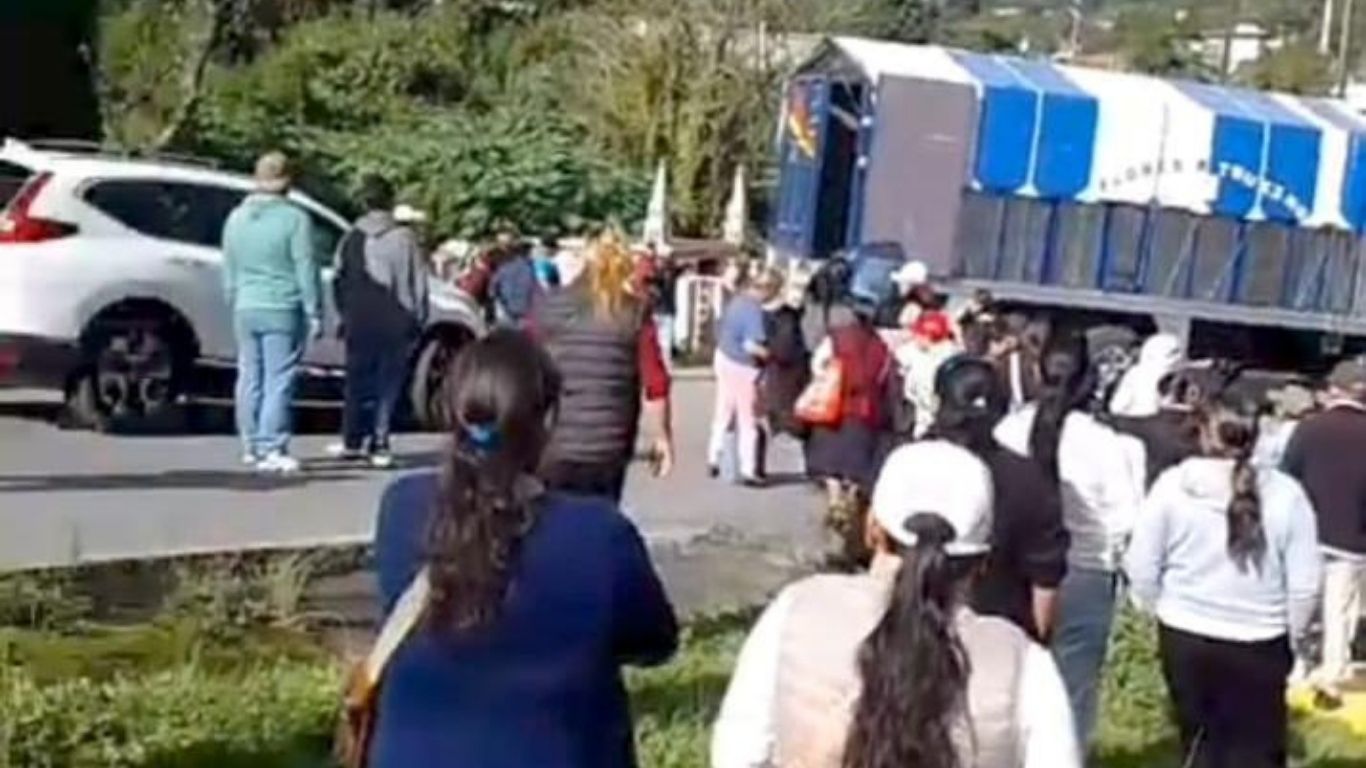 Toman presa Los Colibríes; peligra abasto de agua en Xalapa