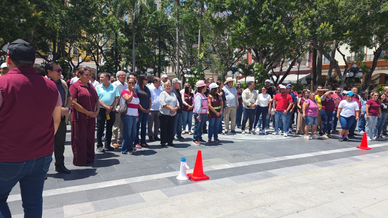 Simulacro de sismo evacúa a personal de Palacio Municipal de Veracruz
