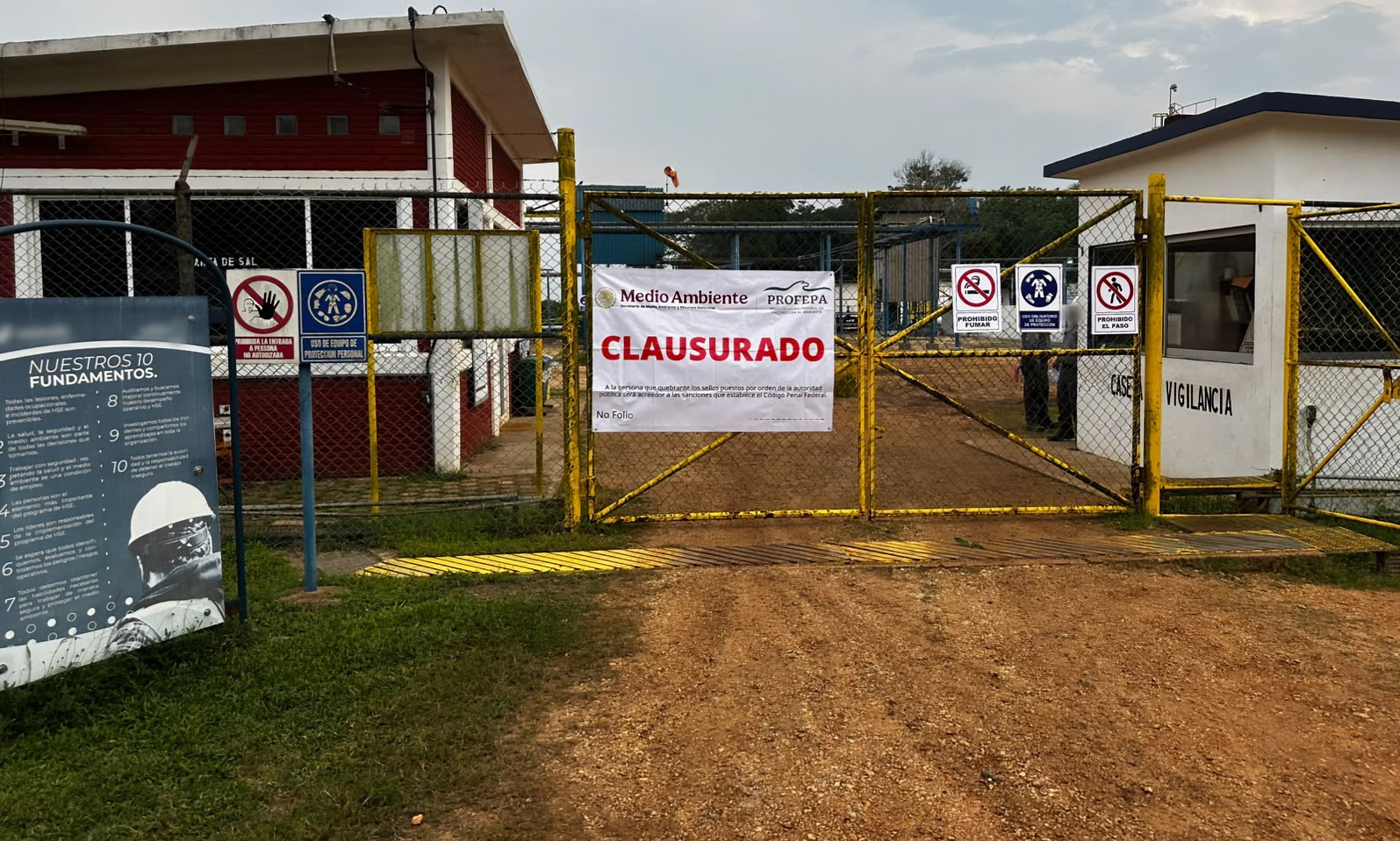 Clausuran planta de sal de PMV Minera tras derrame en el río Chacalapa