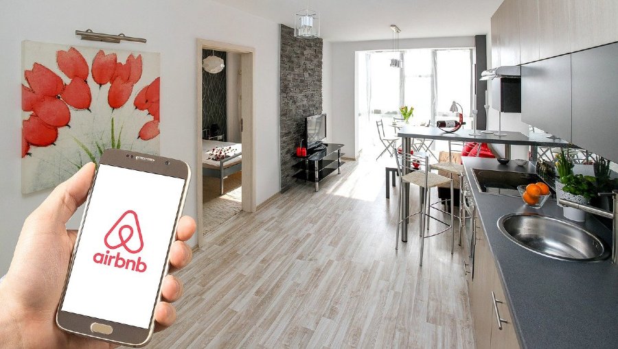 Exhiben a jóvenes de Veracruz por inundar un Airbnb en Guadalajara