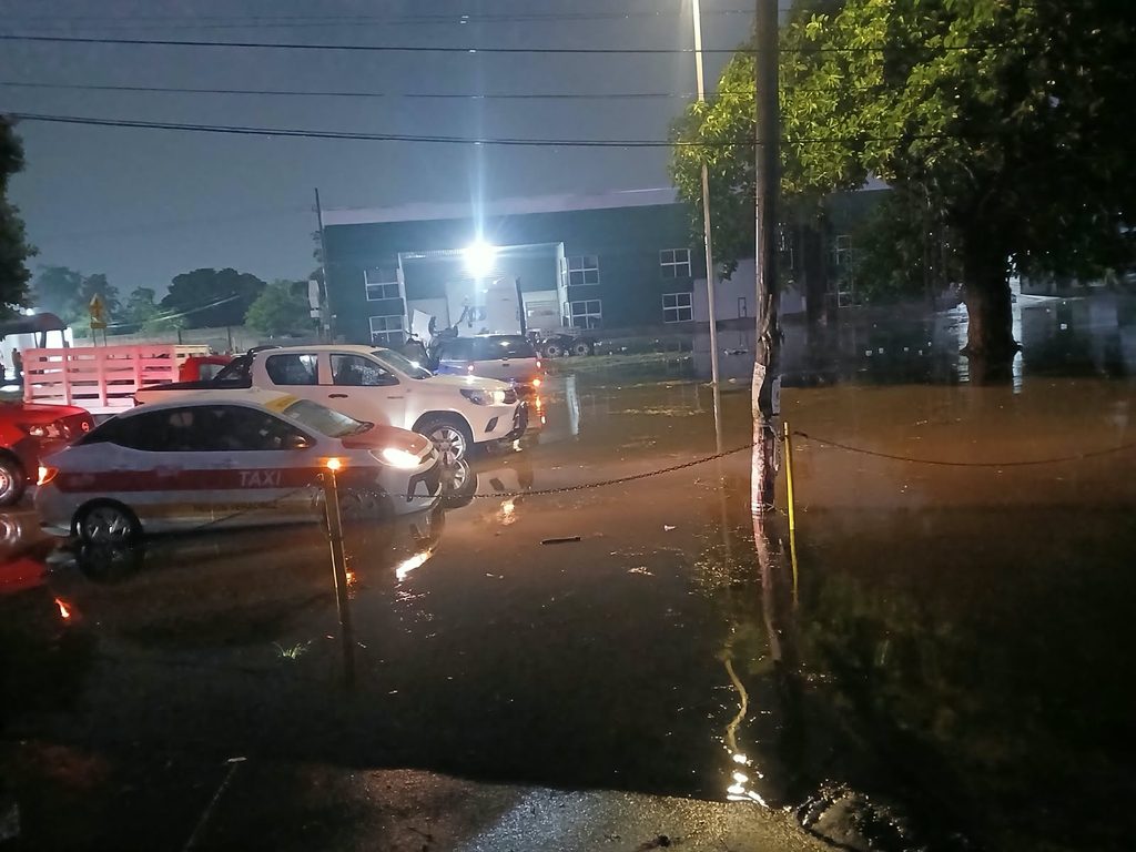 Las lluvias en Veracruz inundaron a 52 casas según información de Protección Civil Municipal.