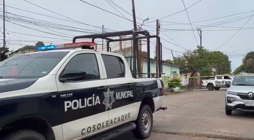 Mujer asesina a hombre en Cosoleacaque