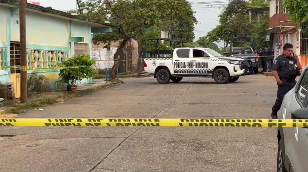 Mujer asesina a hombre en Cosoleacaque 1