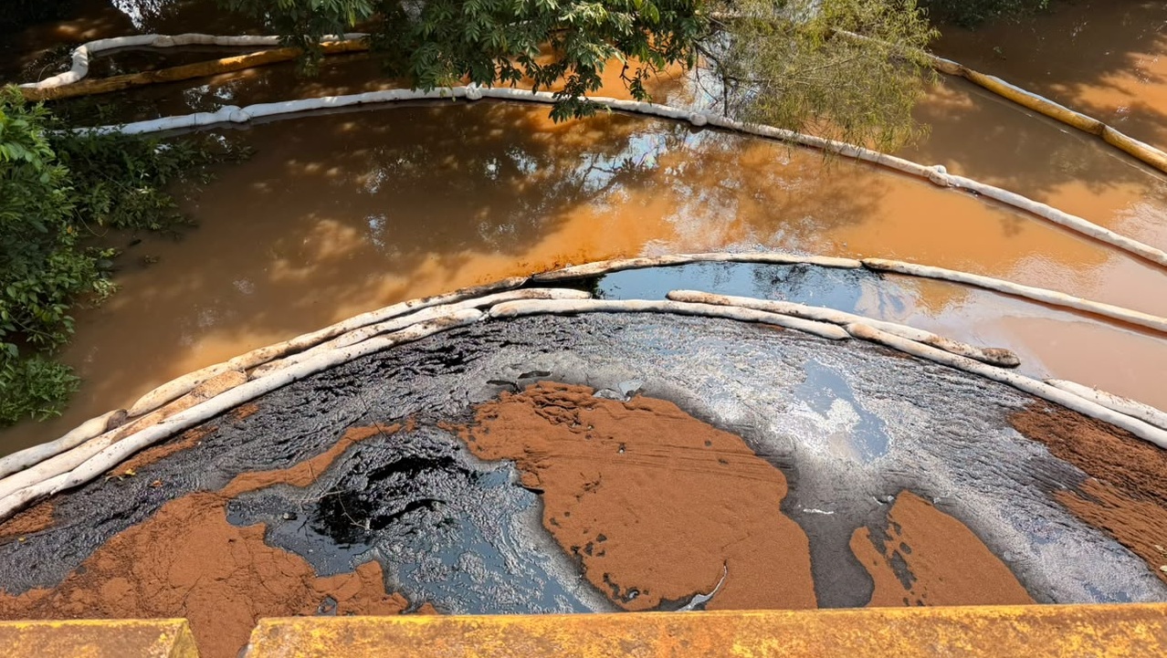 Niega Pemex que derrame en río Chacalapa provenga de su infraestructura