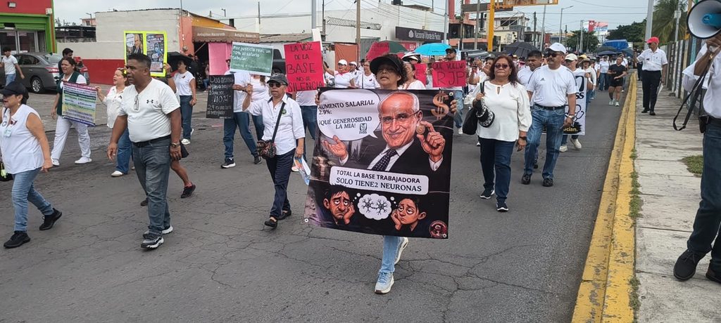 Trabajadores del IMSS Veracruz pidieron un mayor aumento salarial y reclamaron l falta de insumos
