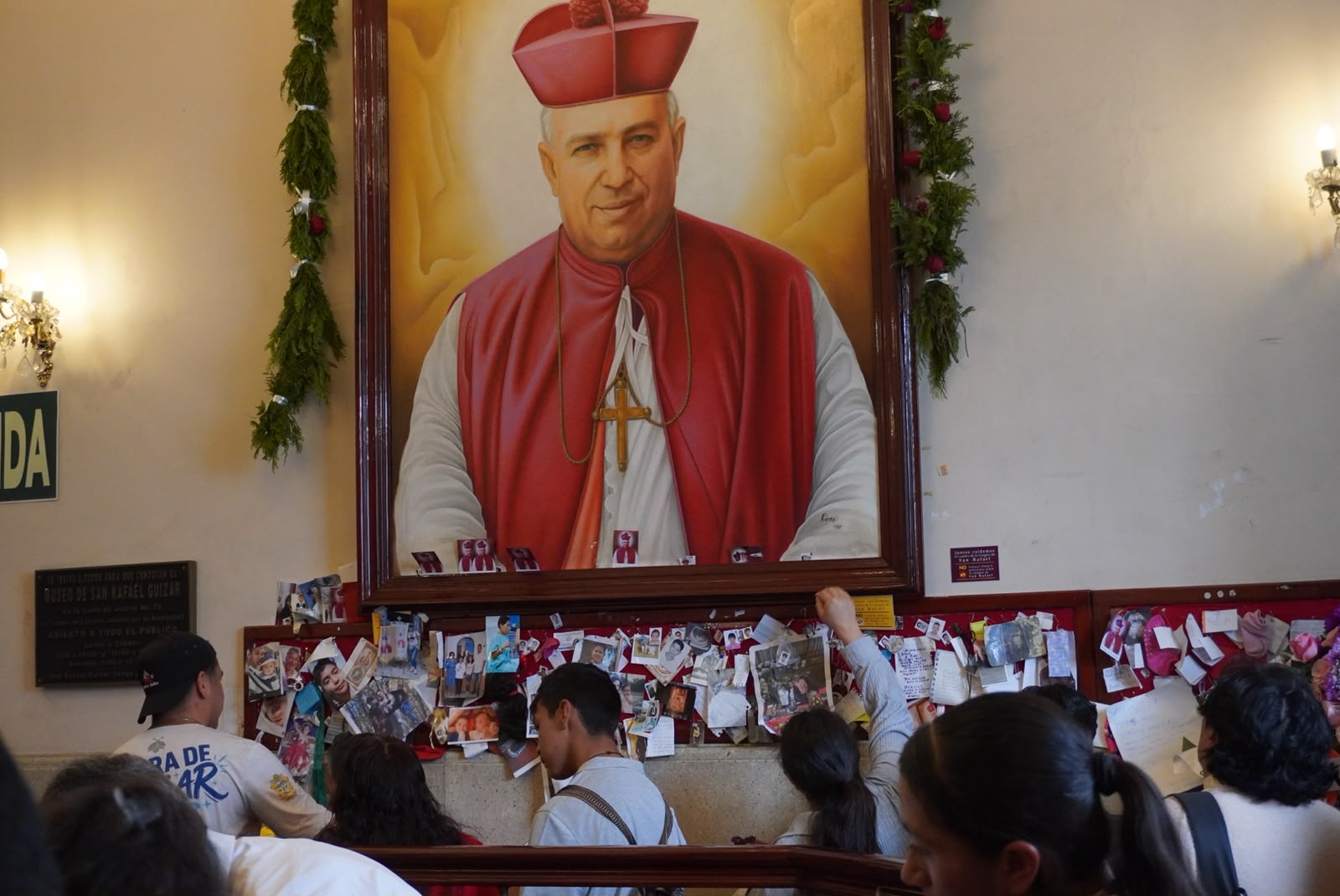 Así fue la celebración a San Rafael Guízar y Valencia en Xalapa: niños, flores y rosarios