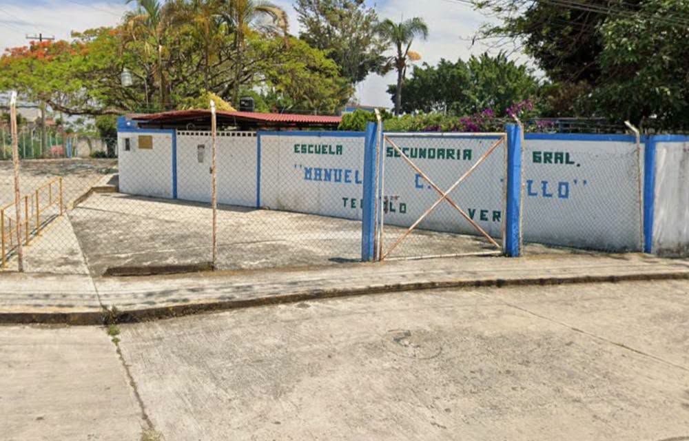 En la Escuela Secundaria "Manuel C. Tello" suspendieron clases debido a que se halló un mensaje amenzante en una explanada del centro educativo.