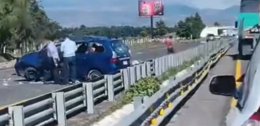 Muere pareja de Córdoba tras volcadura en la autopista Puebla-Orizaba