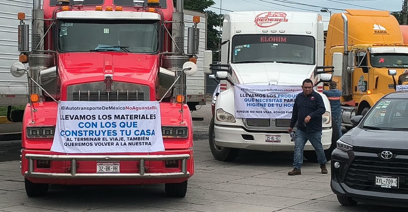 Hay acuerdo: Canacar pacta retiro de bloqueos en carreteras de Veracruz y el país
