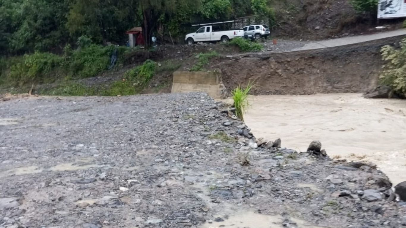 Lluvias en Veracruz: comunidades de Ilamatlán y Zontecomatlán quedan incomunicadas