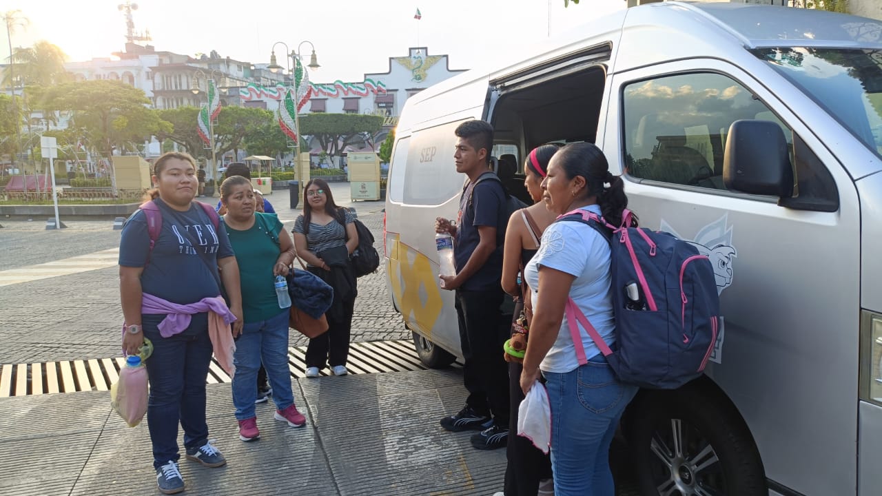 Benefician a 16 niños y jóvenes de San Andrés Tuxtla con programa del Gobierno de Veracruz &#8220;Identidad sin fronteras&#8221;