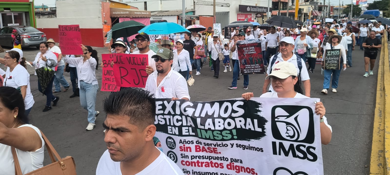 Trabajadores del IMSS rechazan aumento salarial de 2.9% por insuficiente