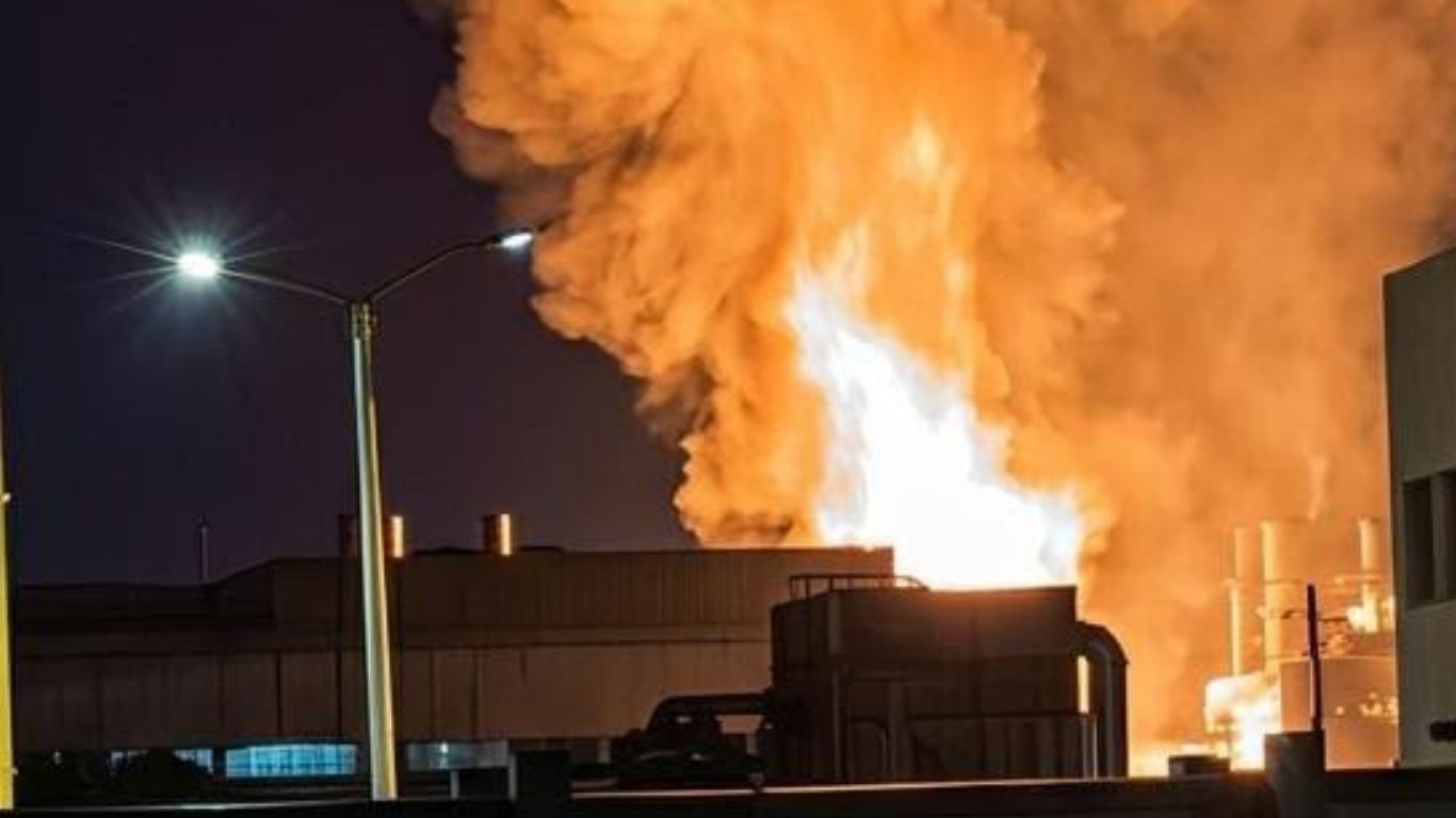 Incendio en el complejo La Cangrejera en Coatzacoalcos