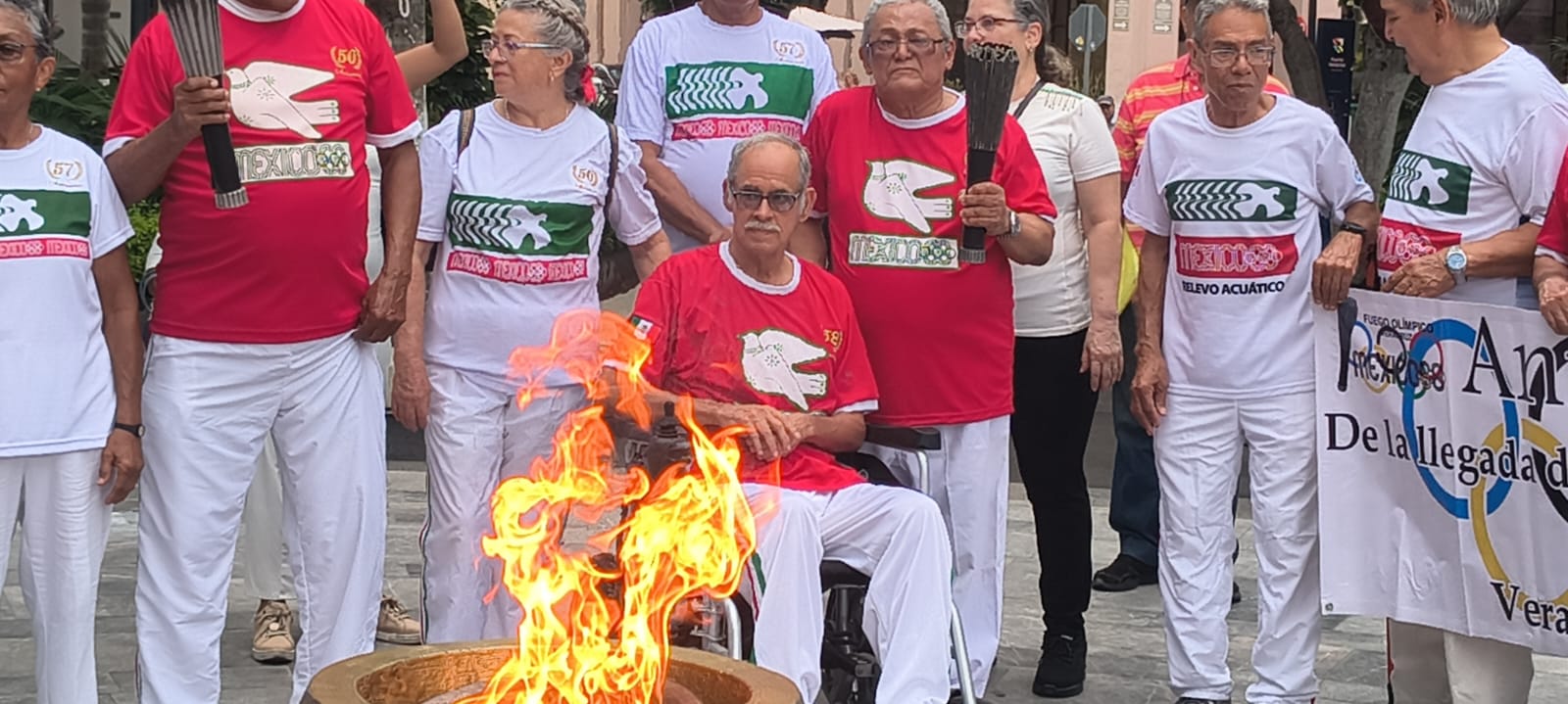 58 años después, Juan vuelve a Veracruz tras portar la antorcha de México 68