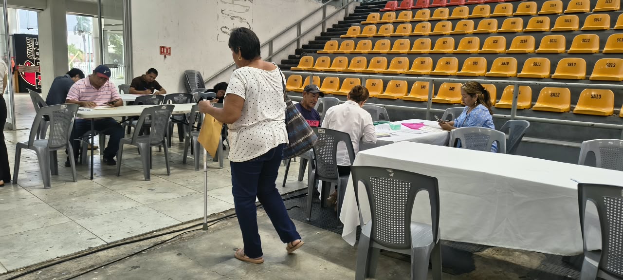 A los 57 años, Mariela busca empleo en Veracruz; dice que la edad le cierra puertas