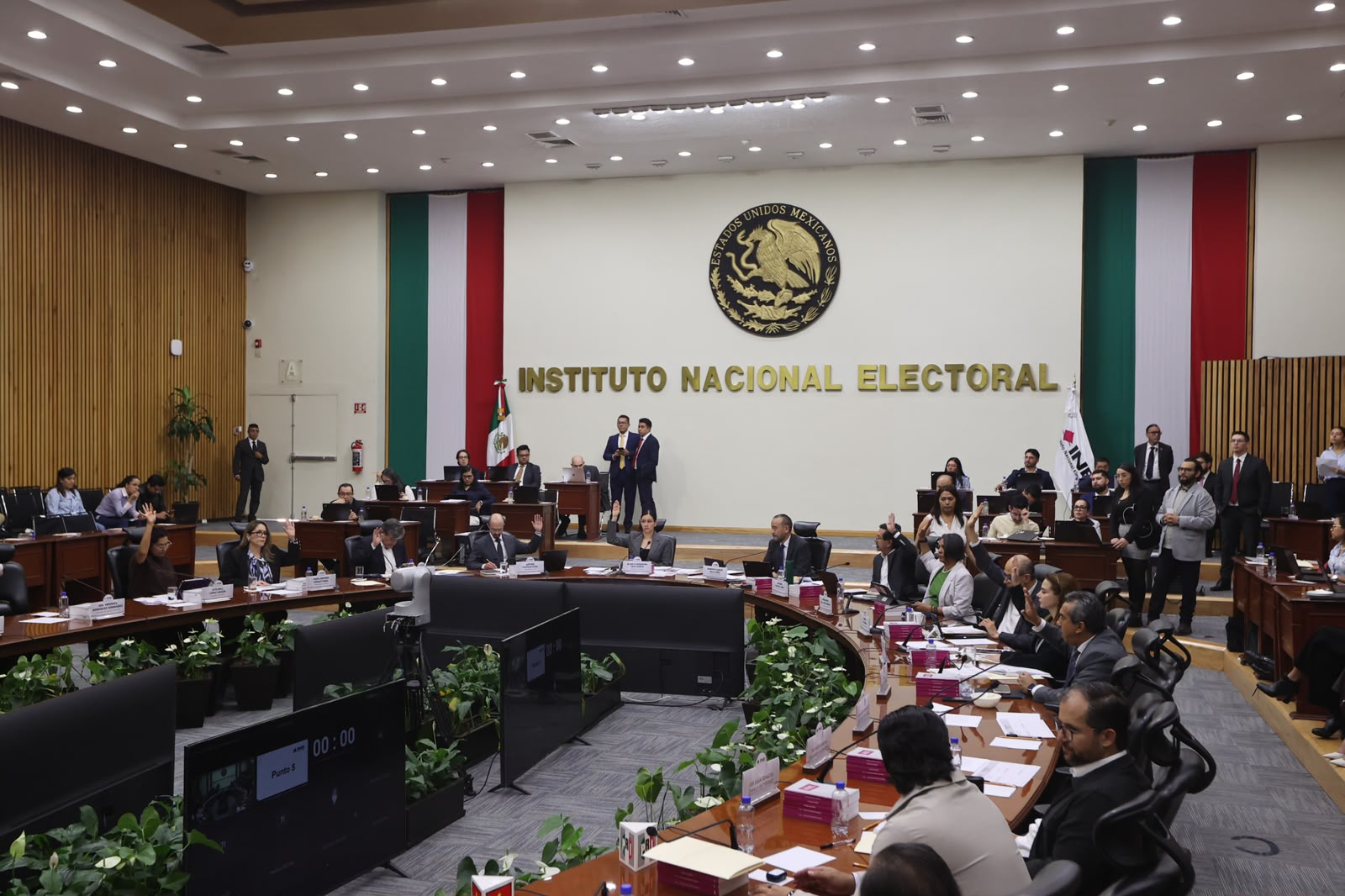 INE declara desierto proceso para elegir consejero del OPLE Veracruz