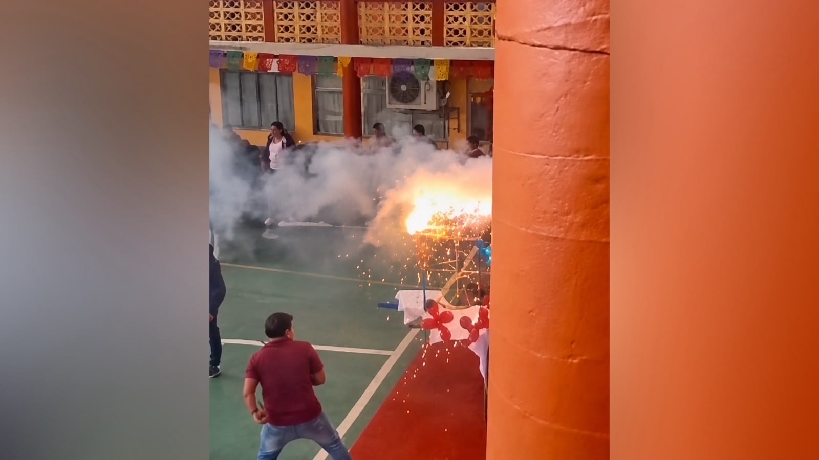 Festejo de Día de Muertos termina con dos alumnos heridos por pirotecnia en Tantoyuca