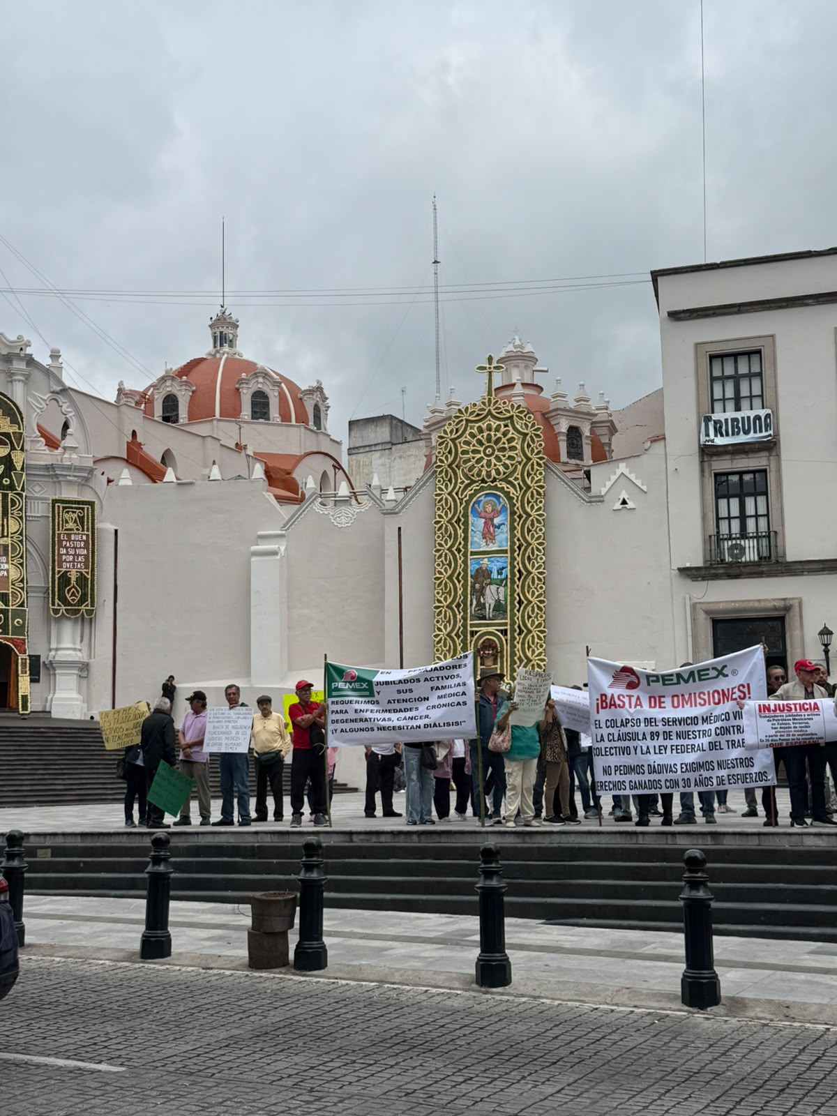 Denuncian en Xalapa falta de atención médica a miles de derechohabientes de Pemex