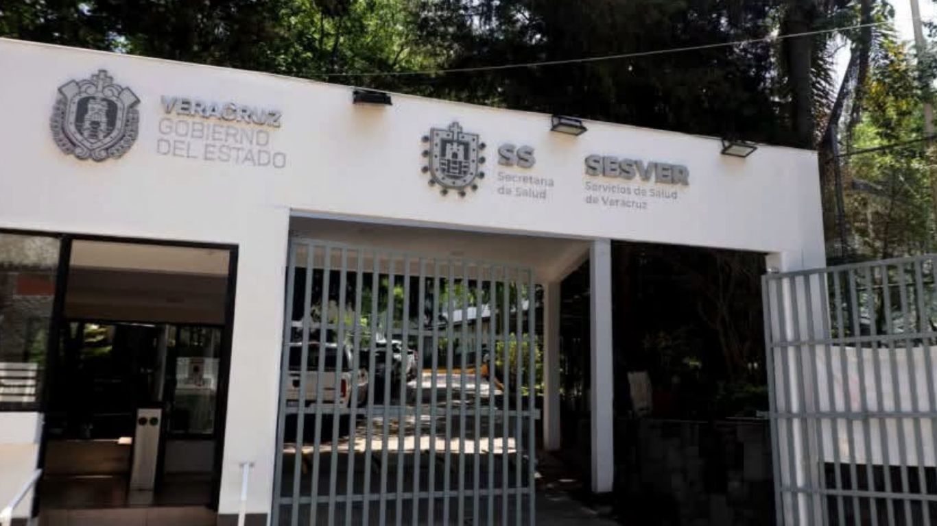 Excontralora de SESVER, vinculada a reuniones con empresario investigado del INE